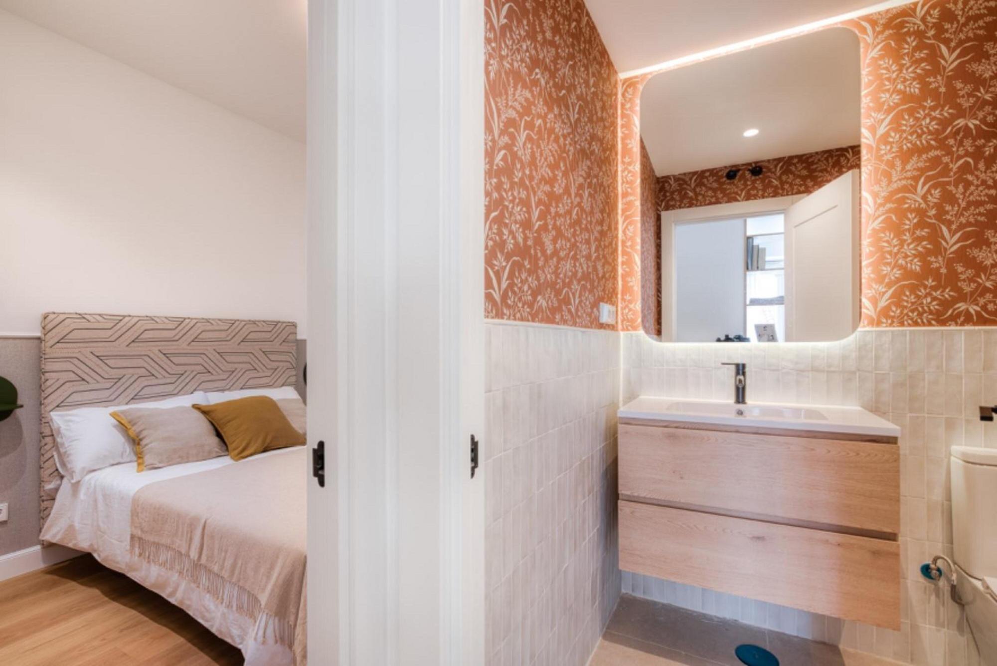 living - Piso de 76m² en venta en Malasaña, Madrid - gallery thumbnail - 6