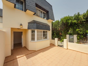 living - 231m² house / villa for sale in Godella / Rocafort - featured