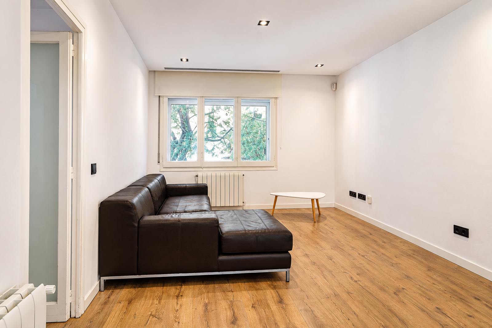 living - 123m² apartment with 9m² terrace for sale in Eixample Right - gallery thumbnail - 1