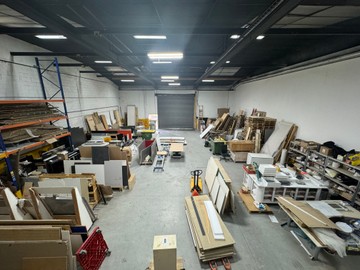 logistics - Activités / Bureaux À Louer - featured