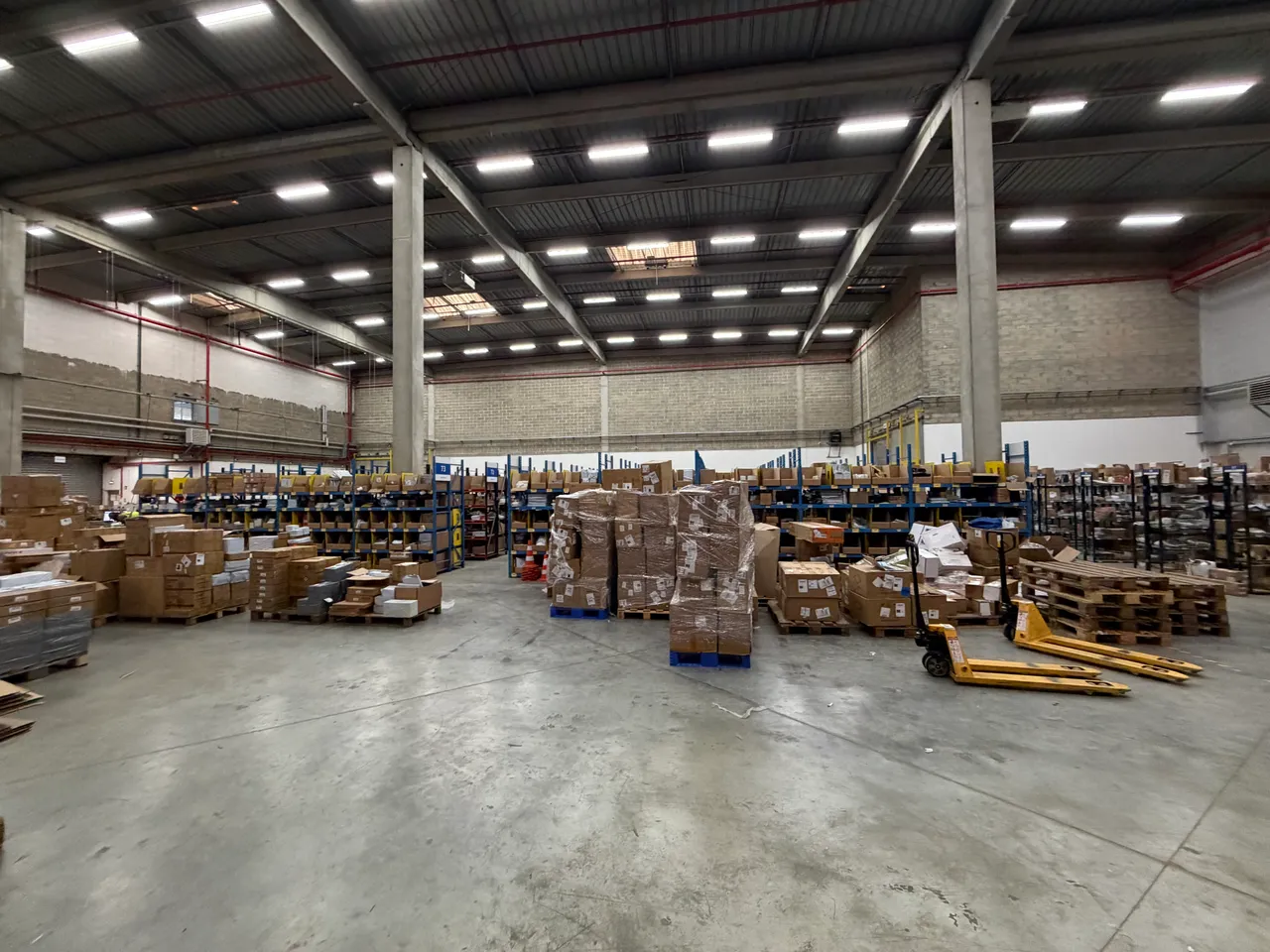 logistics - Logistics Warehouse For Rent - gallery - 9