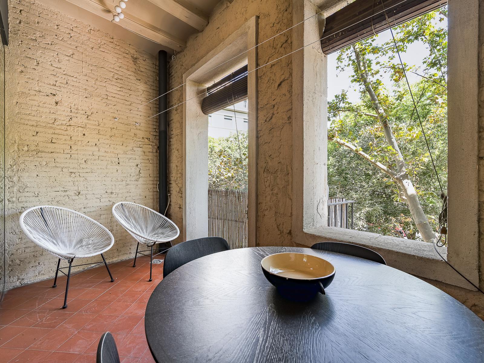 living - Piso de 75m² con 10m² terraza en venta en El Born - gallery thumbnail - 8