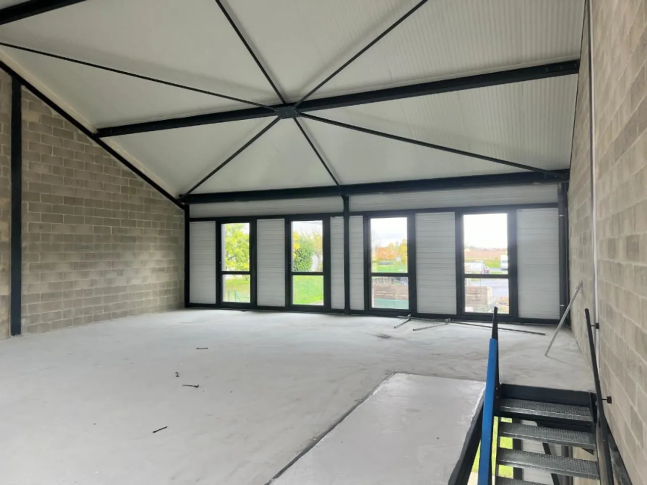 logistics - Light Industrial Premises / Offices For Sale - gallery - 8
