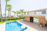 living - Casa / villa de 716m² en venta en Bétera, Valencia - gallery thumbnail - 4