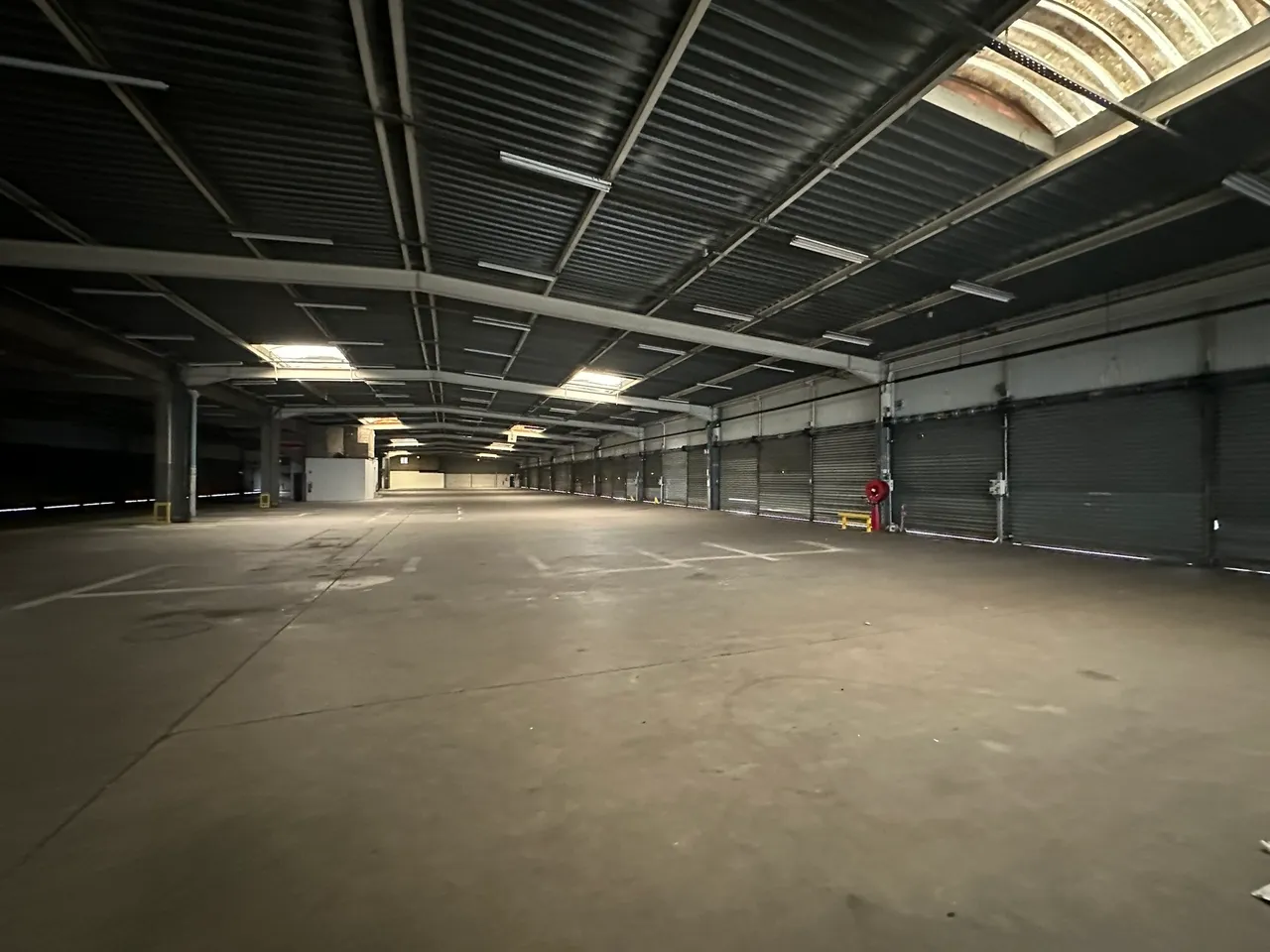logistics - Messagerie À Louer - gallery - 4
