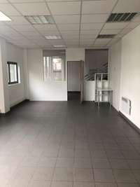 logistics - Activités / Bureaux À Louer - gallery thumbnail - 3