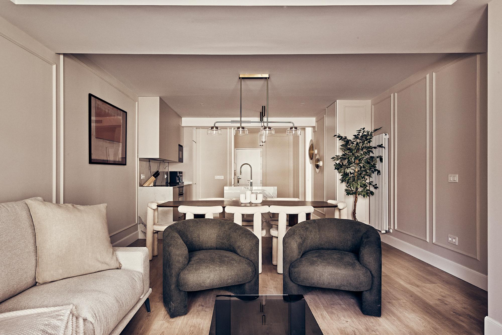living - 184m² apartment for sale in Trafalgar, Madrid - gallery thumbnail - 1