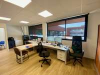 retail - Services / Showroom À Louer - gallery thumbnail - 5