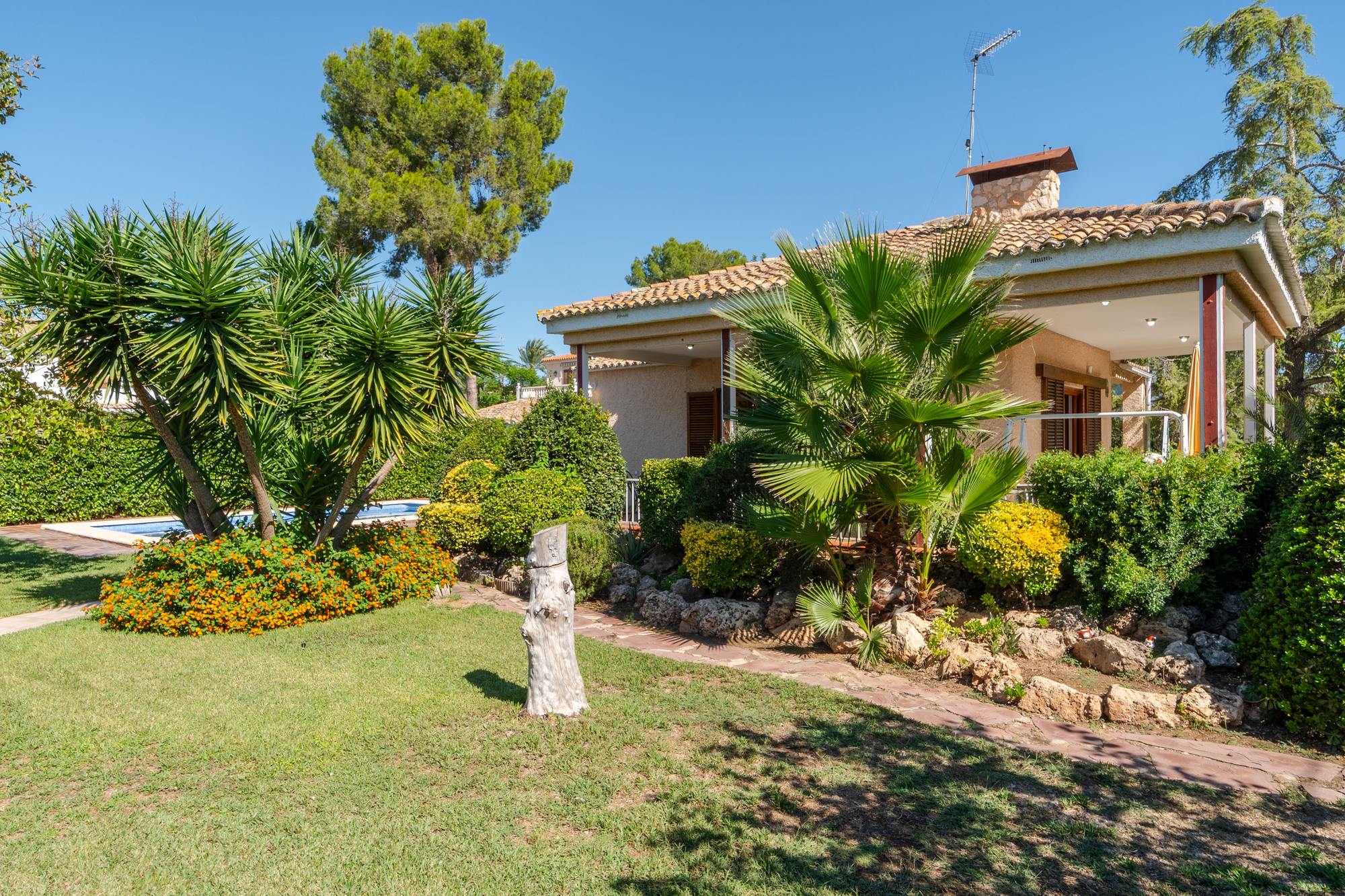 living - 175m² house / villa with 1,000m² garden for sale in La Eliana - gallery thumbnail - 4
