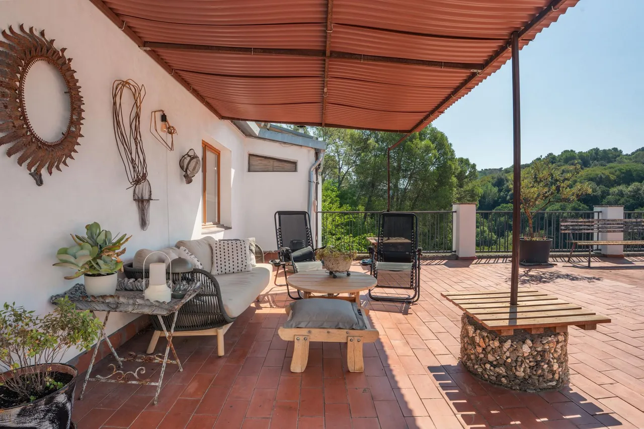 living - Edificio de 475m² con 214m² de jardín en venta en Barri Vell - gallery - 3