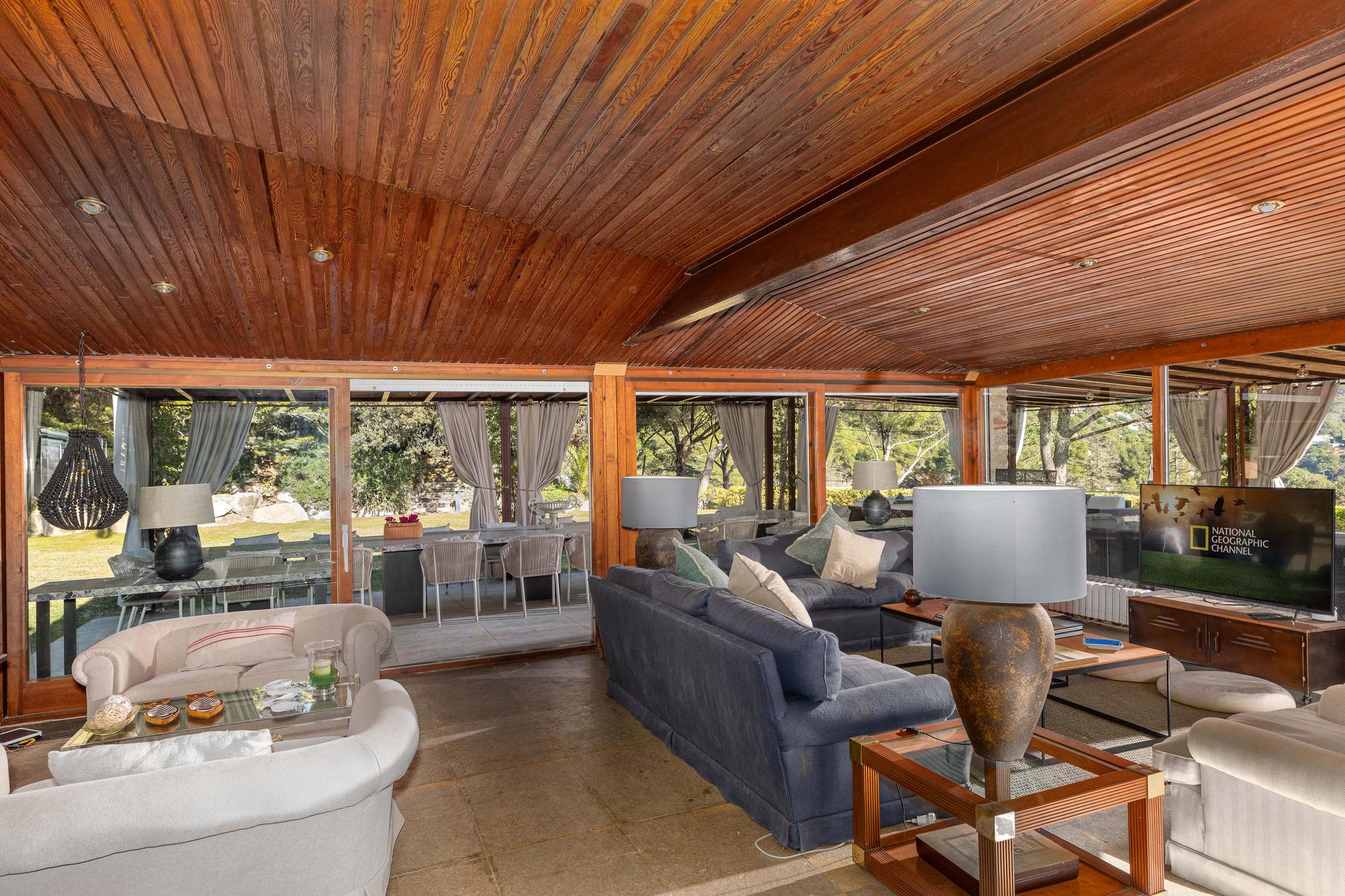 living - Casa / villa de 733m² en venta en Aiguablava, Costa Brava - gallery thumbnail - 7