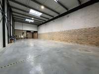 logistics - Activités / Bureaux À Vendre - gallery thumbnail - 1