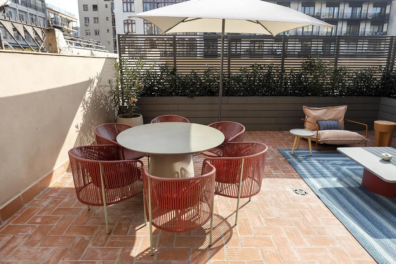 living - 80m² apartment with 48m² terrace for rent in Eixample Right - gallery - 6