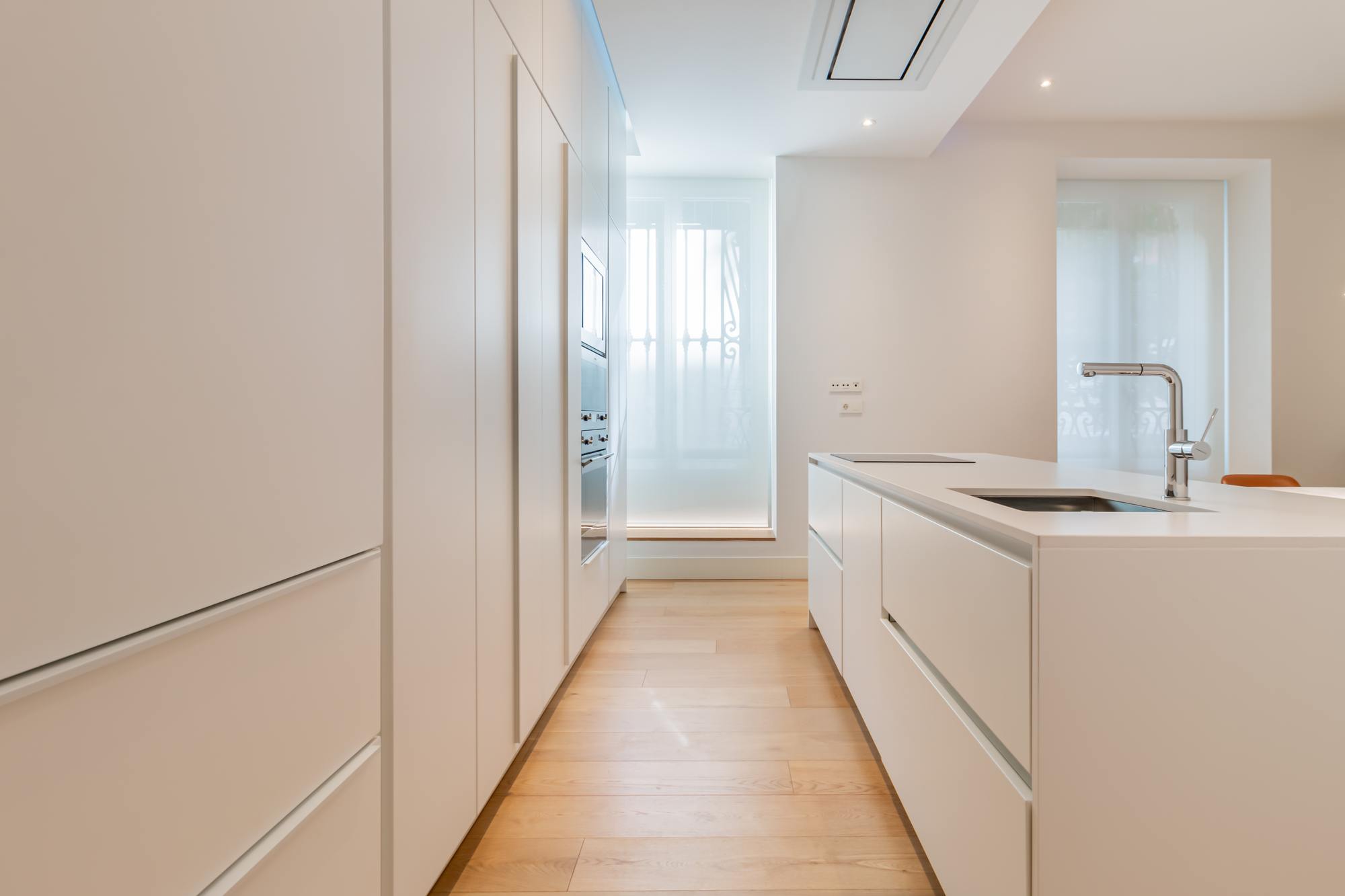 living - Piso de 258m² en alquiler en Recoletos, Madrid - gallery thumbnail - 9