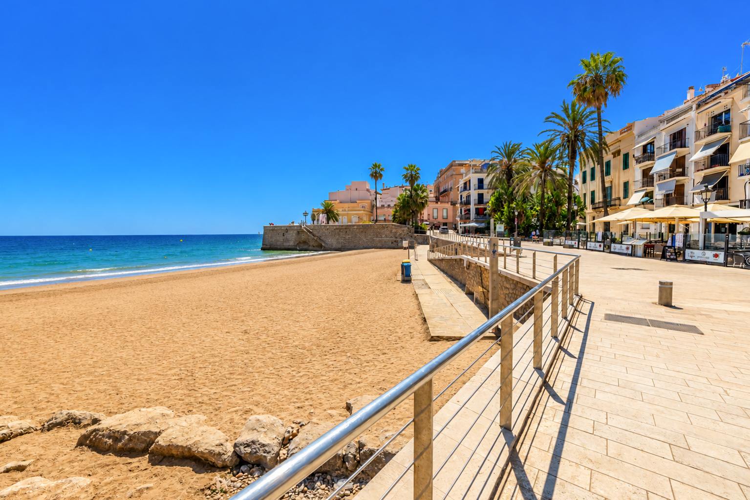 living - Piso de 76m² con 16m² terraza en venta en Sitges Town - gallery thumbnail - 7