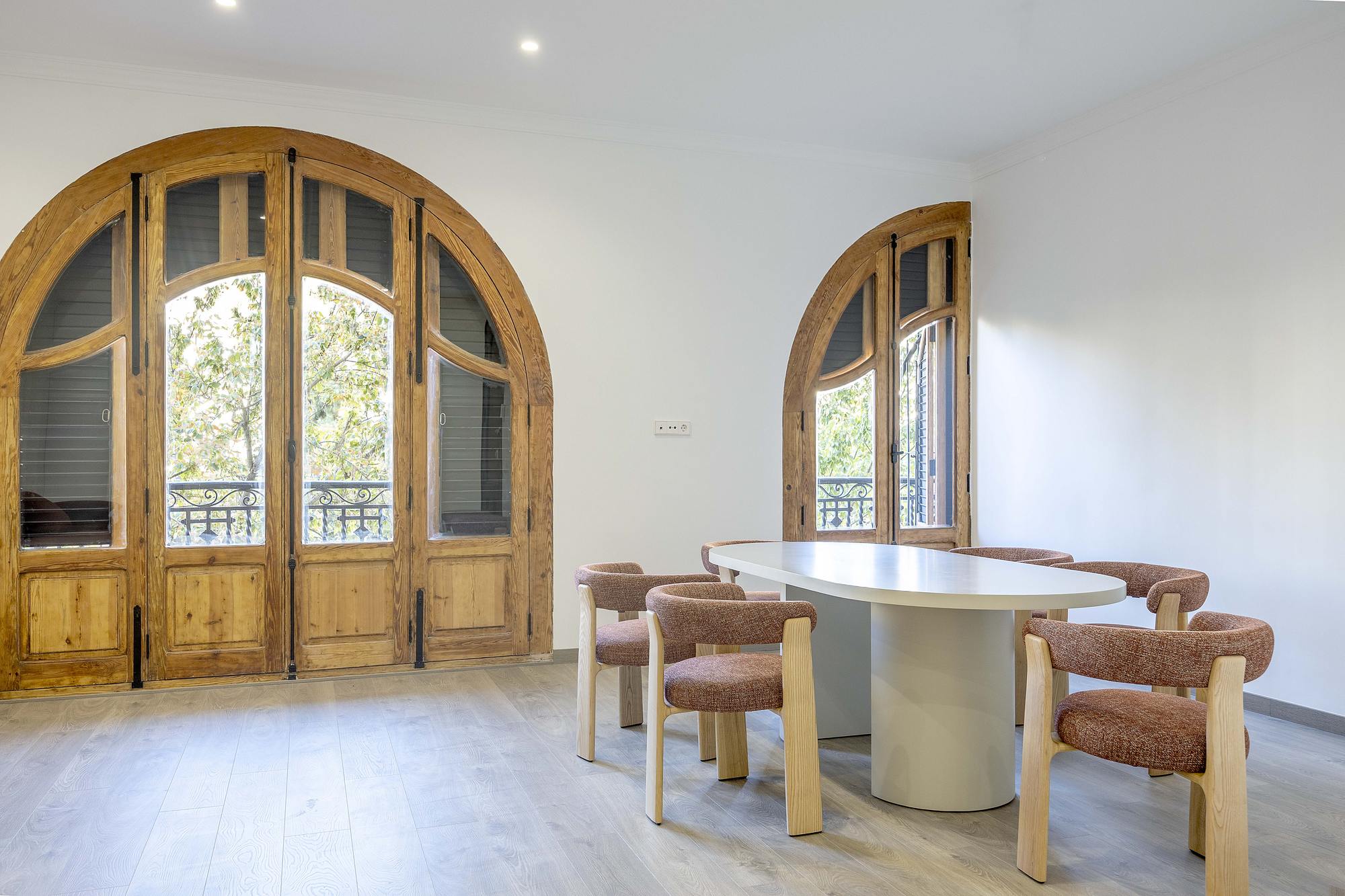 living - Piso de 210m² con 6m² terraza en alquiler en Sant Francesc - gallery thumbnail - 3