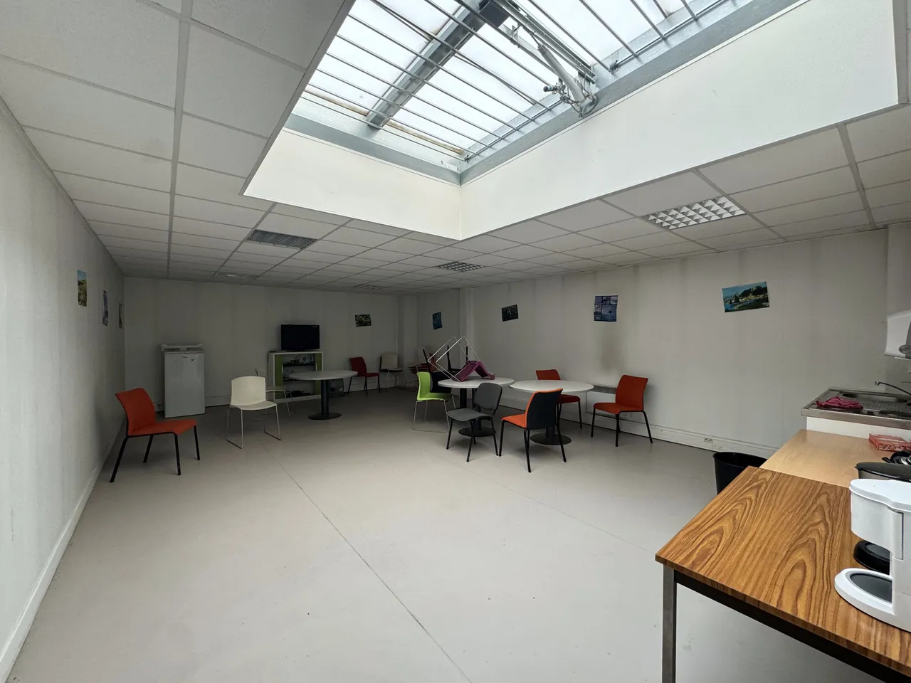 logistics - Light Industrial Premises / Offices For Rent - gallery - 9