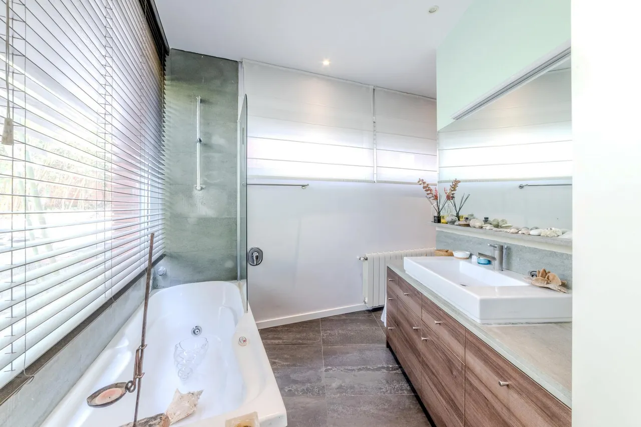 living - Gran casa familiar con jardín y piscina en venta en Sitges - gallery - 7