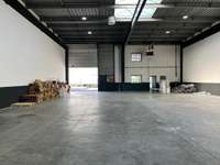 logistics - Local d’activités À Louer - gallery thumbnail - 4