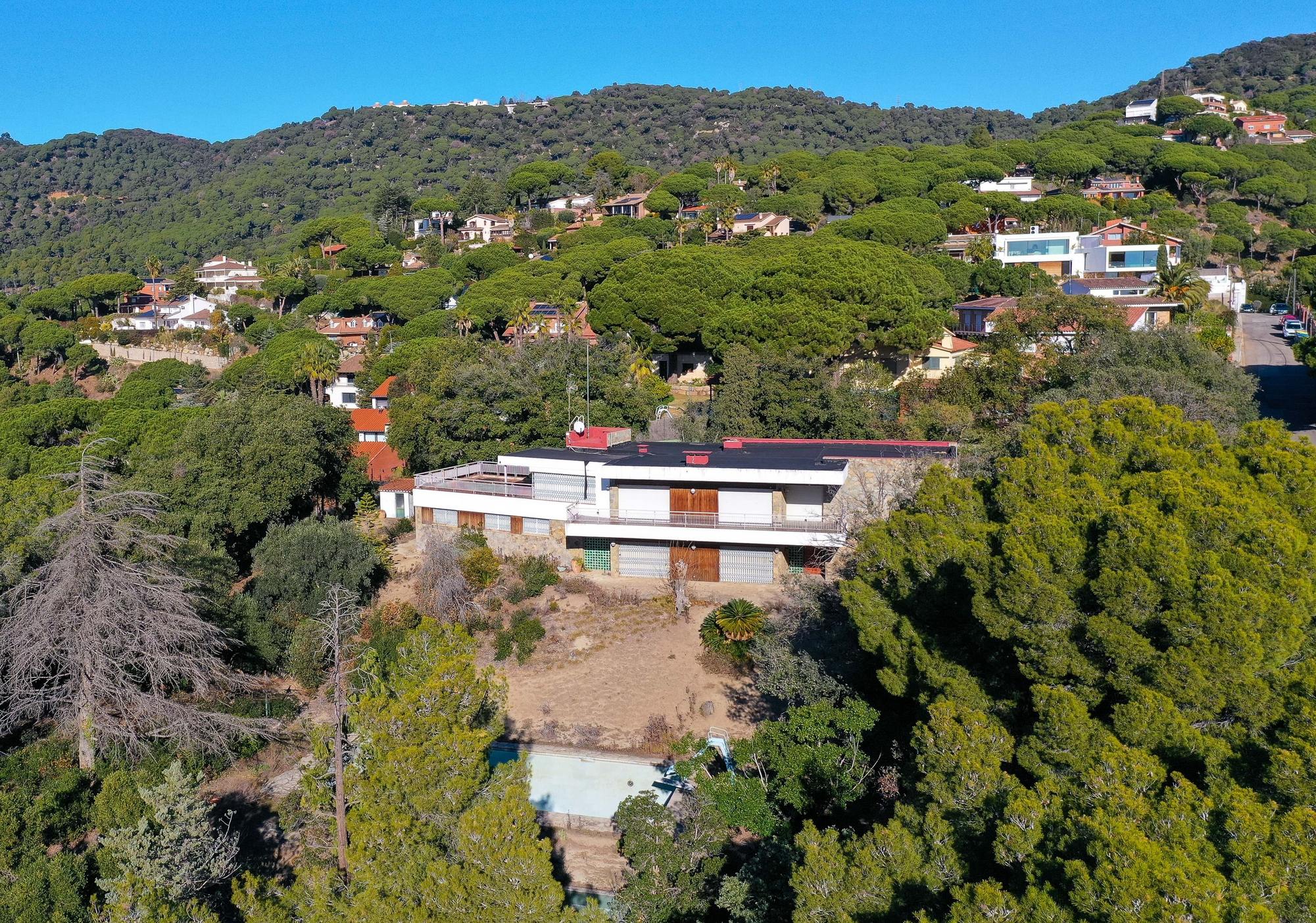 living - 627m² house / villa for sale in Cabrils, Barcelona - gallery - 2