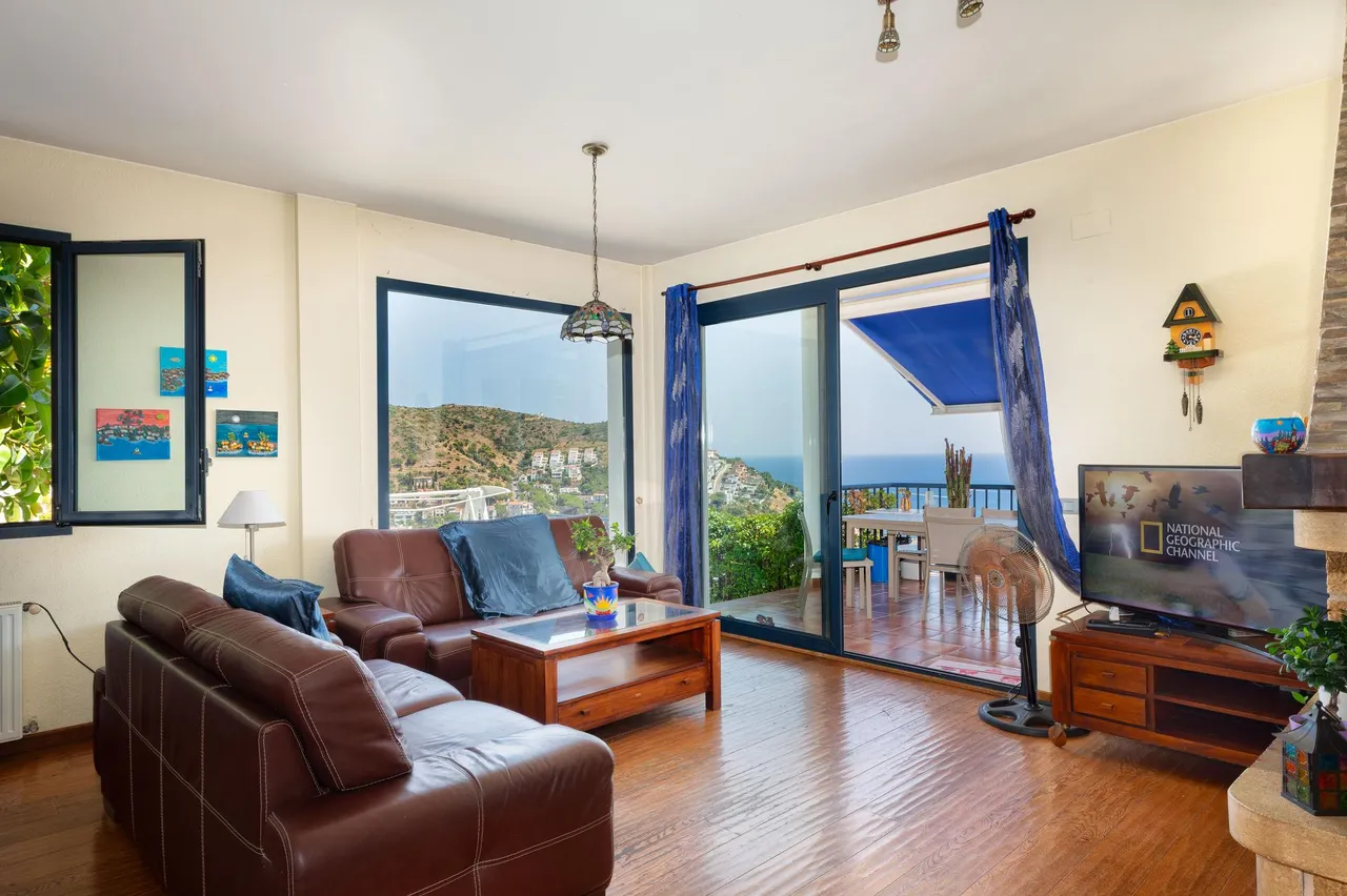 living - Casa / villa de 260m² en venta en Bahía de Rosas - gallery - 5
