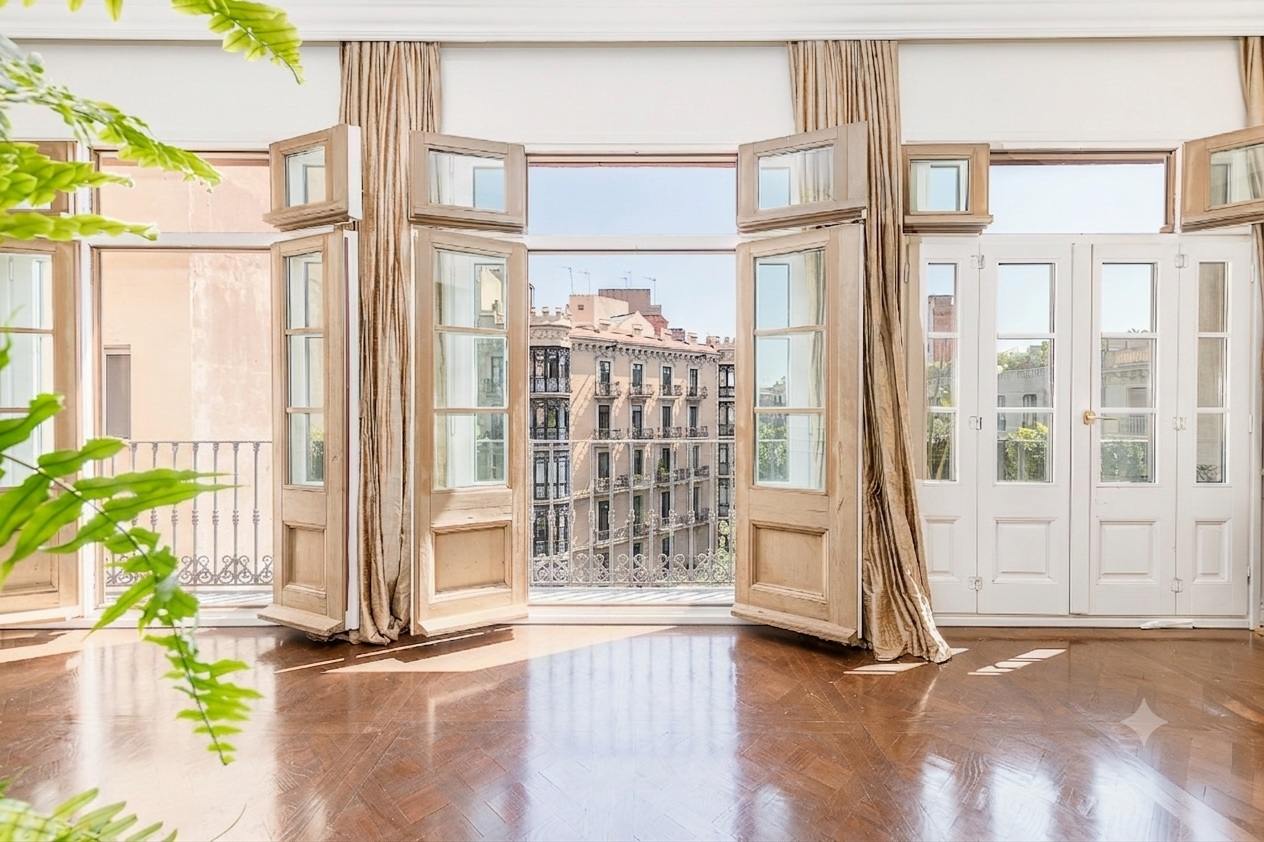 living - 190m² apartment for sale in Eixample Right, Barcelona - gallery thumbnail - 1