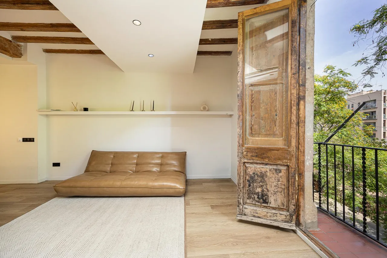 living - 42m² apartment for sale in El Born, Barcelona - gallery - 5