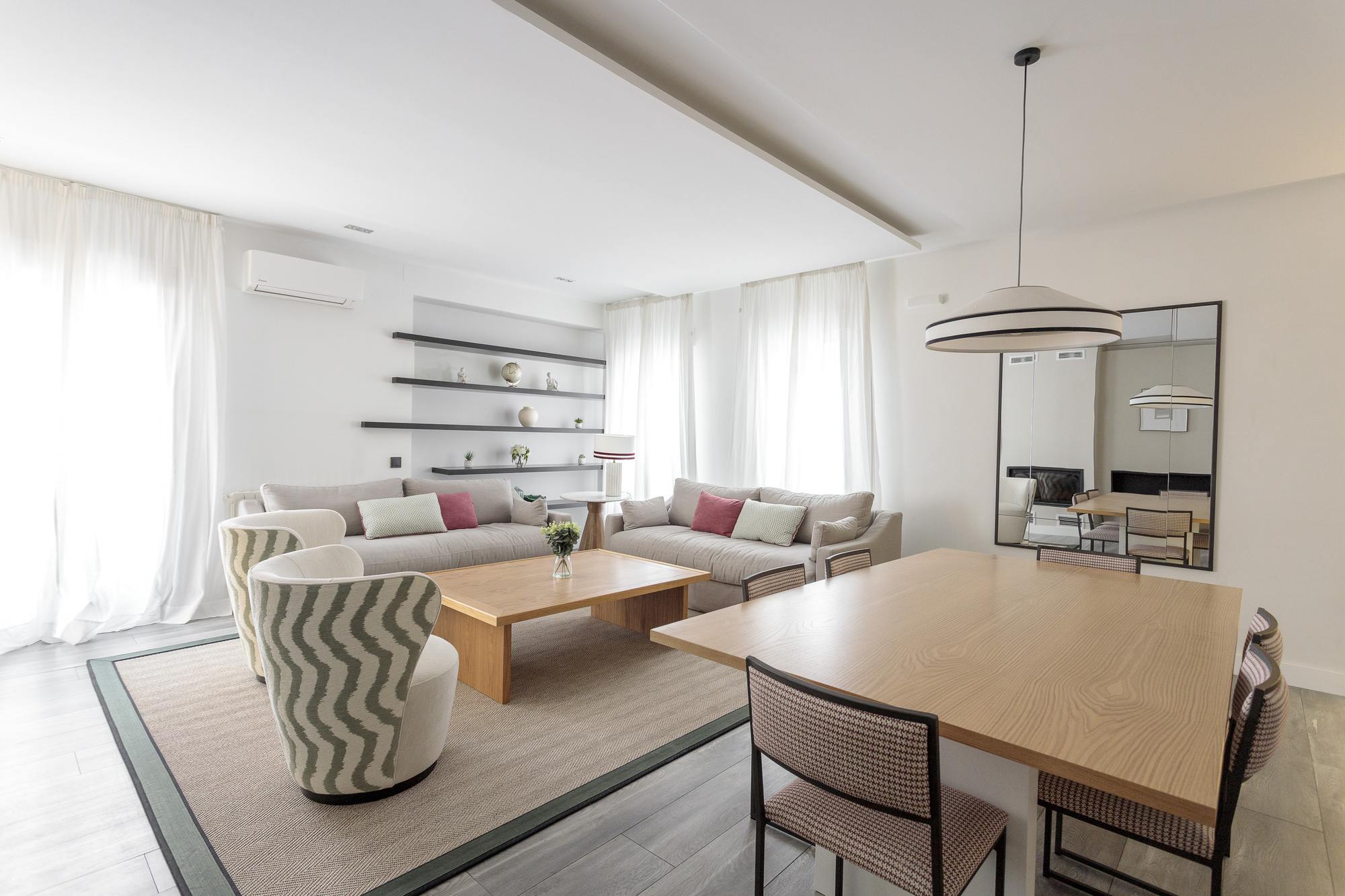 living - Piso de 100m² en alquiler en Recoletos, Madrid - gallery thumbnail - 4