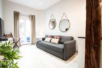 living - 45m² apartment for rent in Cortes / Huertas, Madrid - gallery thumbnail - 2