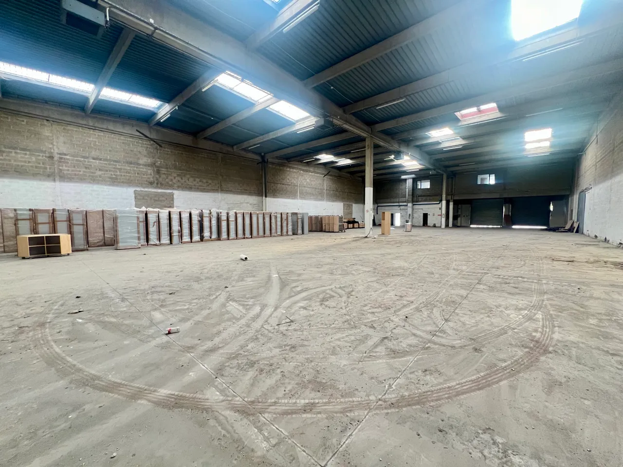 logistics - Warehouse / Offices For Rent - gallery - 5