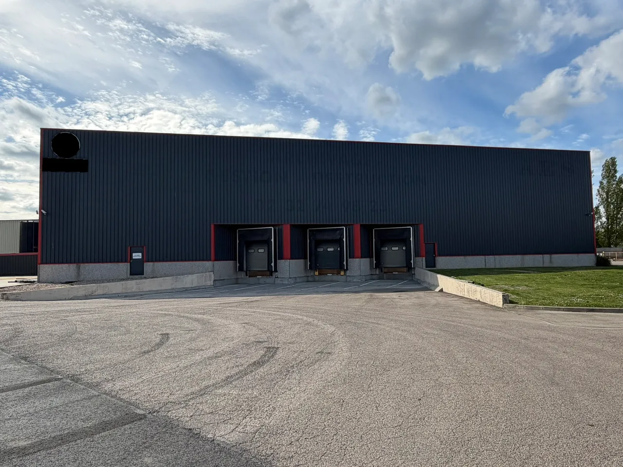 logistics - Entrepôt / Bureaux À Louer - gallery - 8