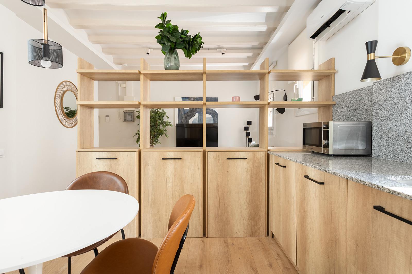 living - Piso de 67m² en venta en Gótico, Barcelona - gallery thumbnail - 6