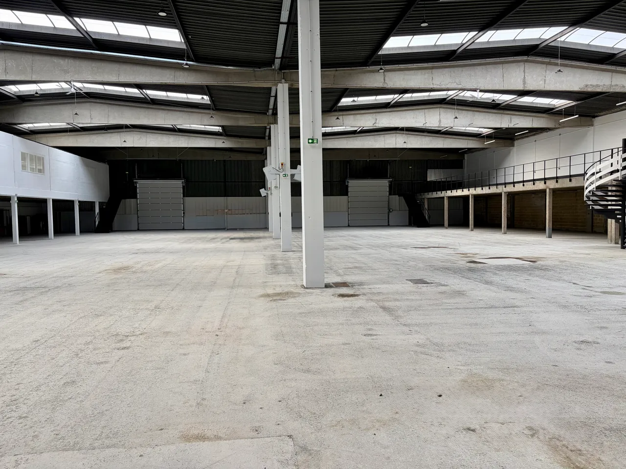logistics - Warehouse / Offices For Rent - gallery - 7