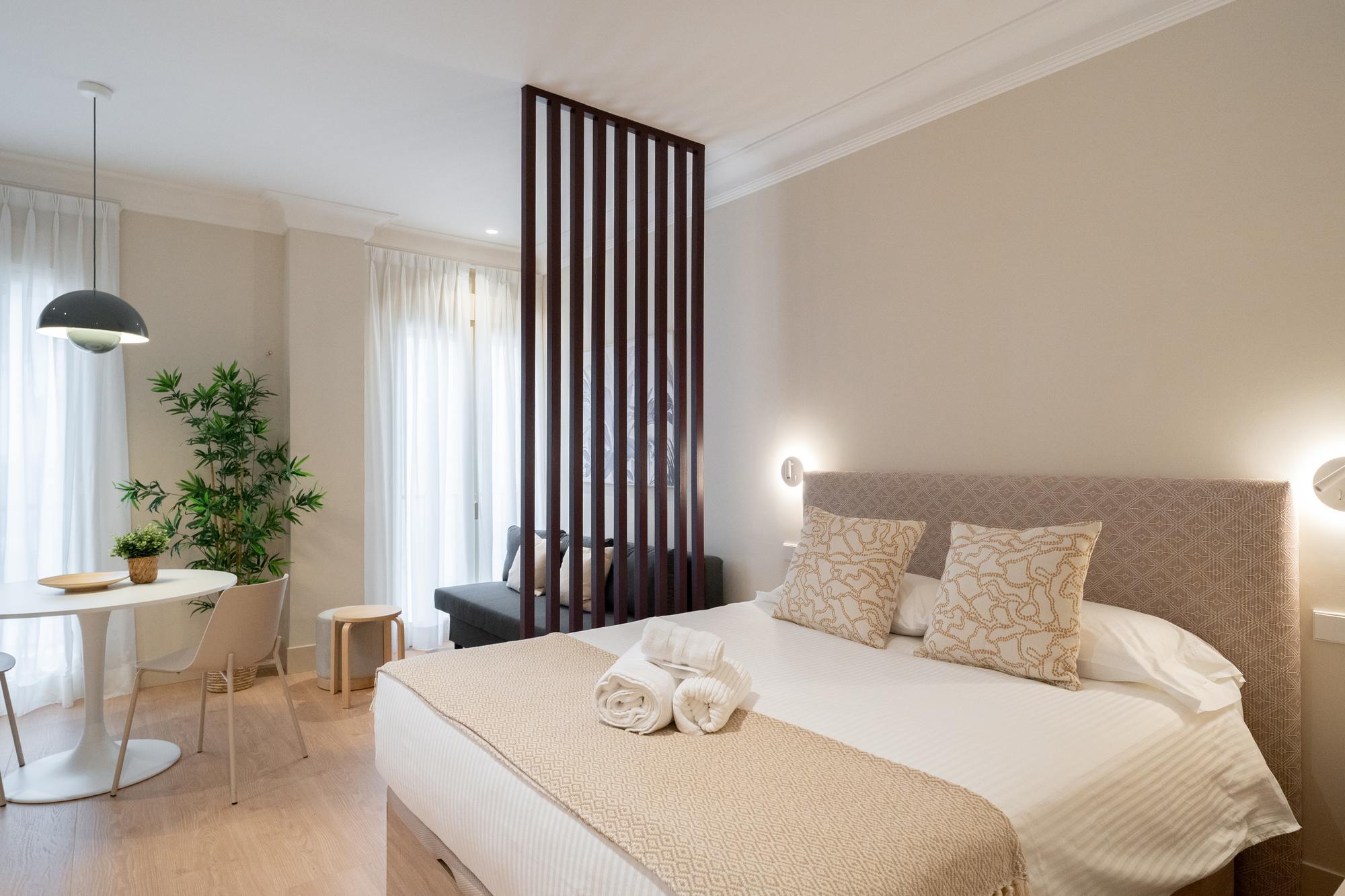 living - 45m² apartment for rent in Castellana, Madrid - gallery - 3