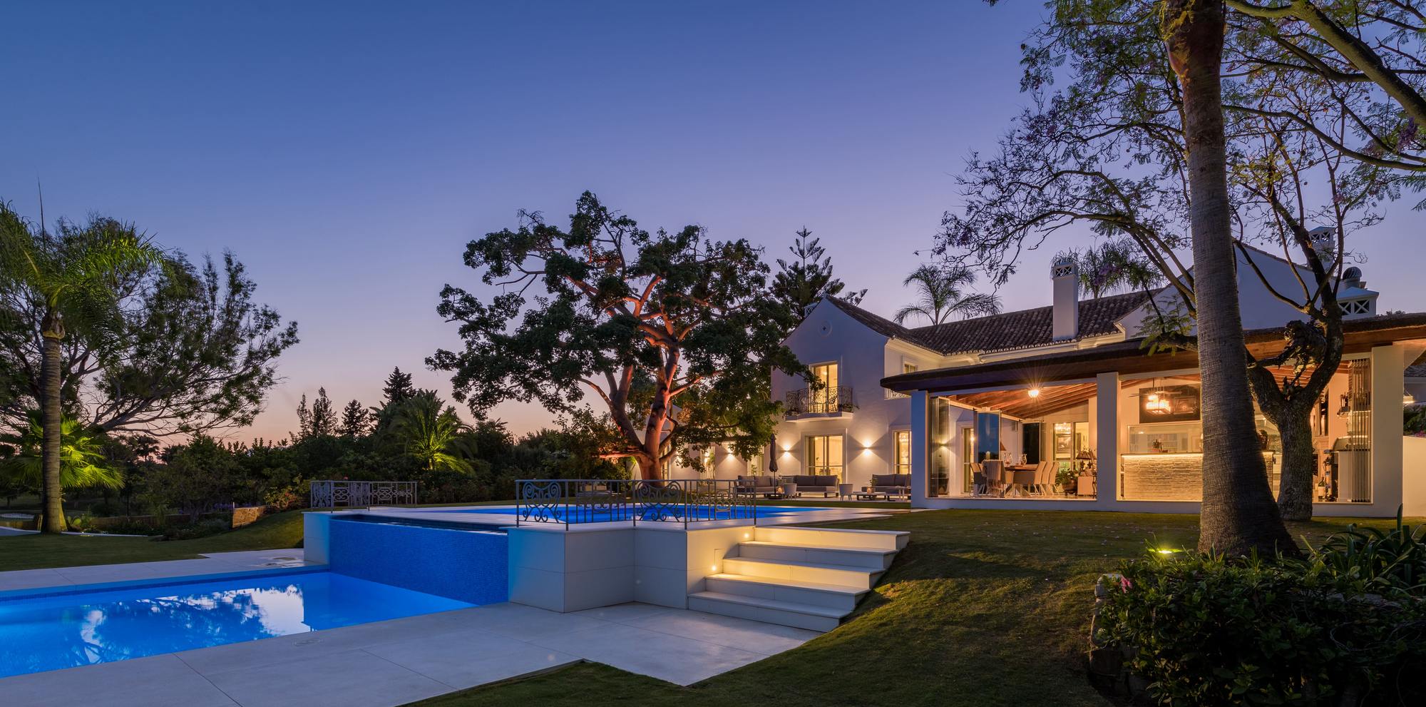 living - Casa / villa de 712m² con 236m² terraza en venta en Nueva Andalucía - gallery - 9