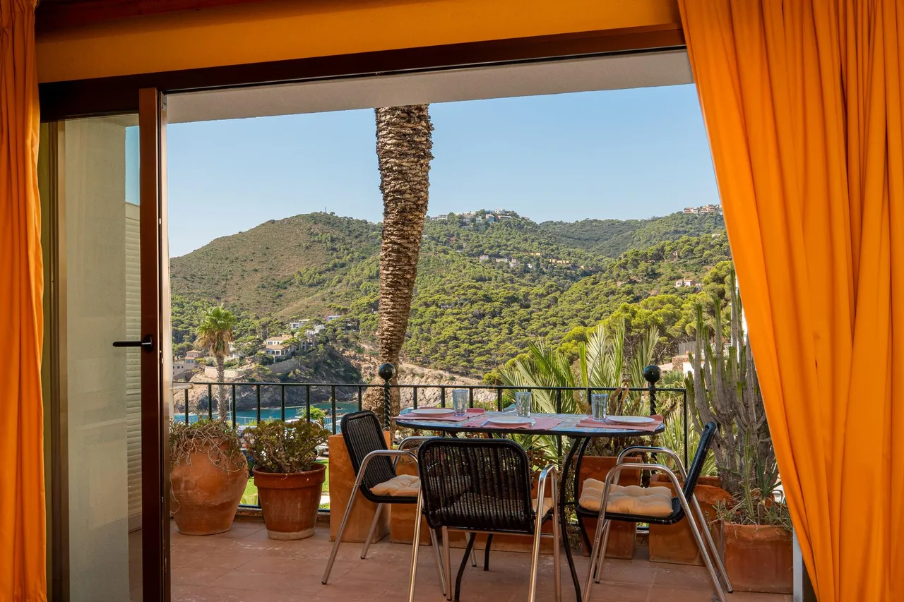 living - 96m² apartment for sale in Sa Tuna, Costa Brava - gallery - 4