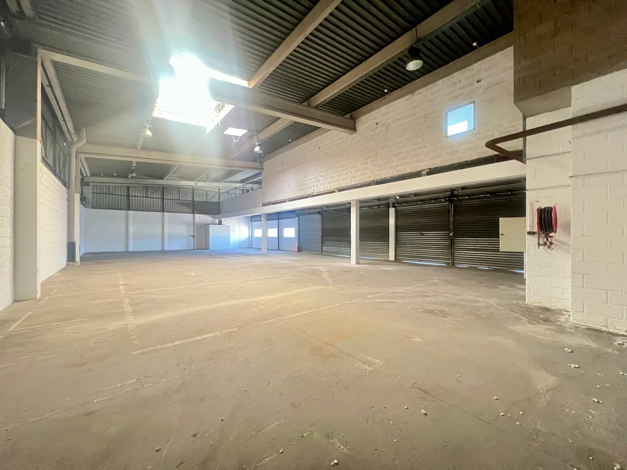logistics - Warehouse / Offices For Rent - gallery - 2