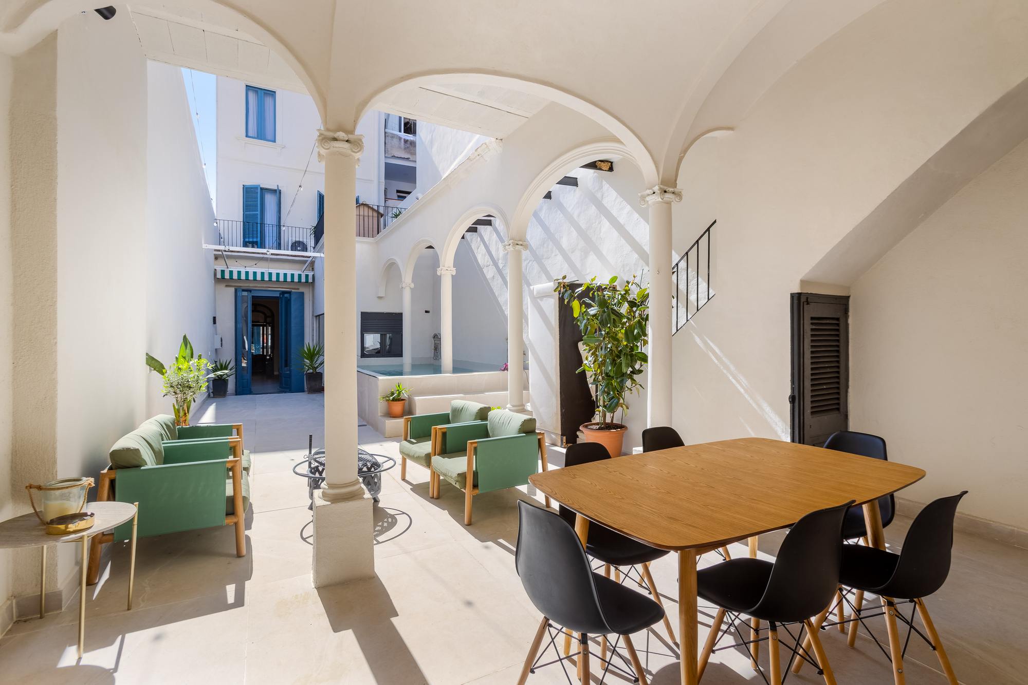 living - Casa / villa de 379m² en venta en El Masnou, Barcelona - gallery thumbnail - 1