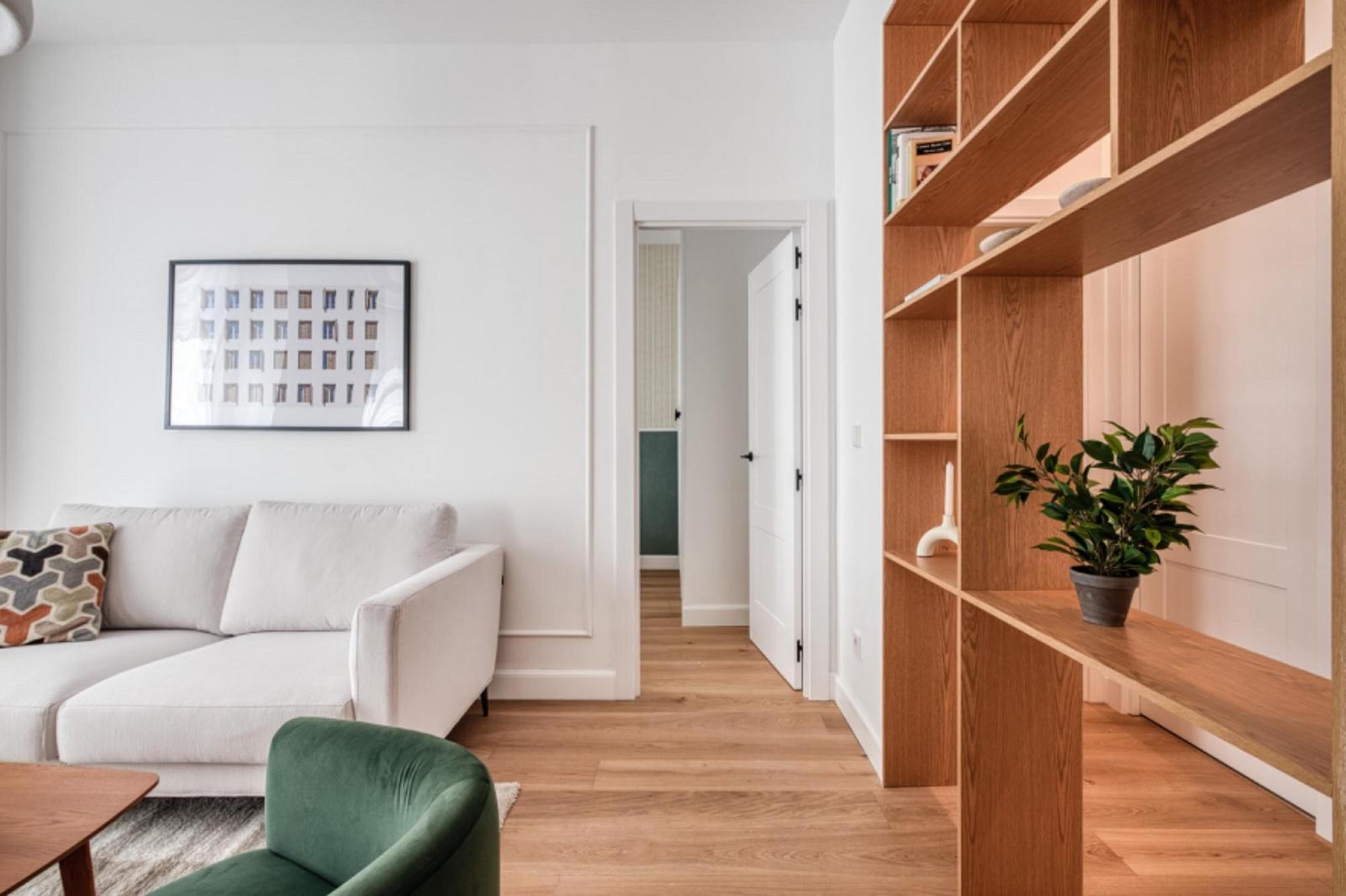 living - 76m² apartment for sale in Malasaña, Madrid - gallery thumbnail - 4