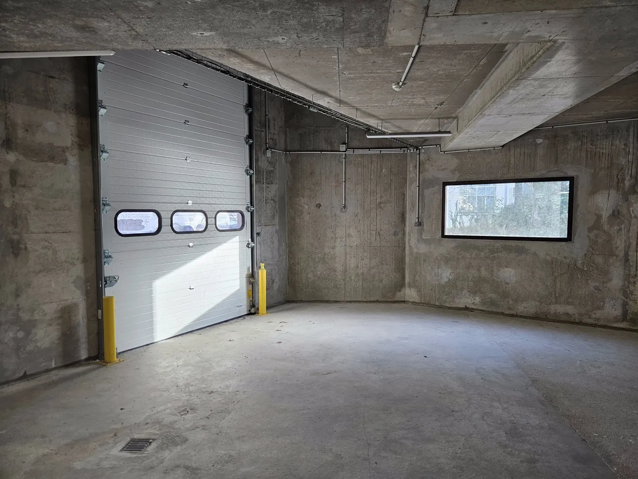 logistics - Warehouse / Offices For Rent - gallery - 9