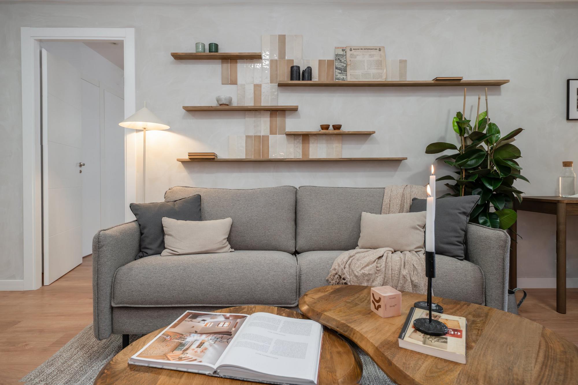 living - 73m² apartment for sale in Universidad, Madrid - gallery - 3