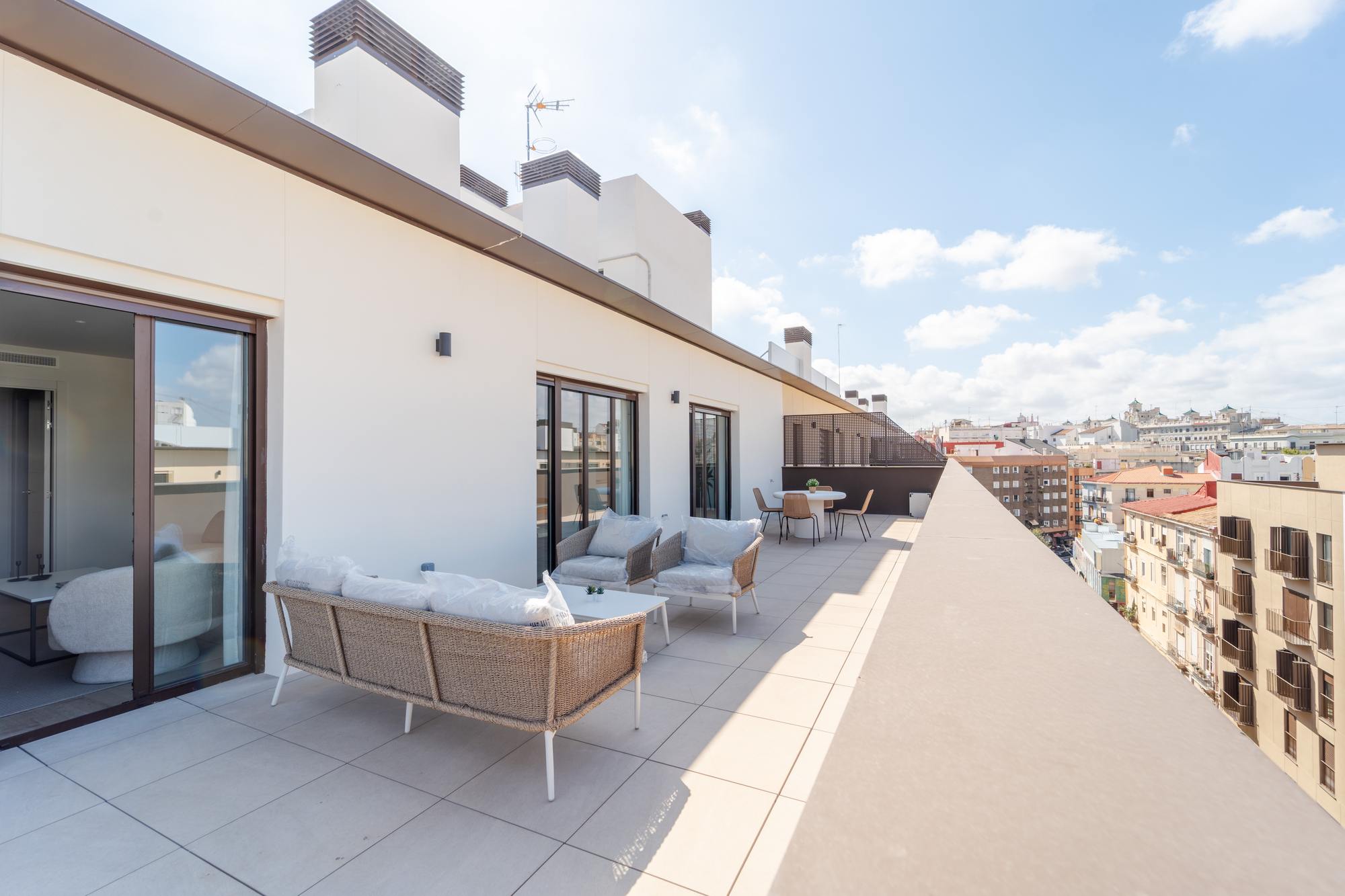 living - Ático de 210m² con 100m² terraza en venta en El Mercat - featured