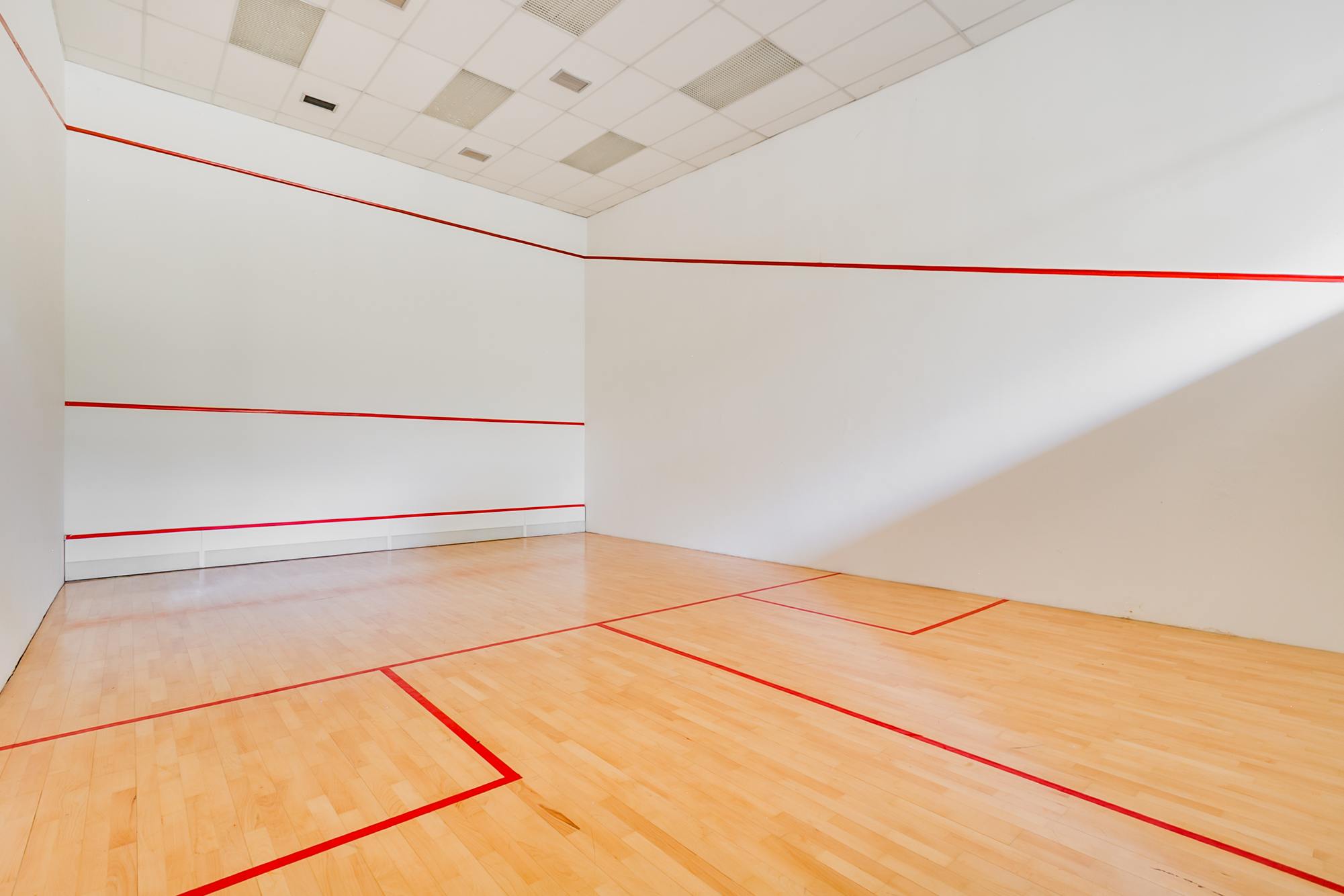 living - Finca rústica / deportiva de 2,556m² en venta en Santo Domingo - gallery - 10