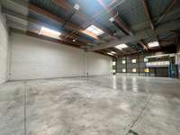 logistics - Activités / Bureaux À Louer - gallery thumbnail - 3