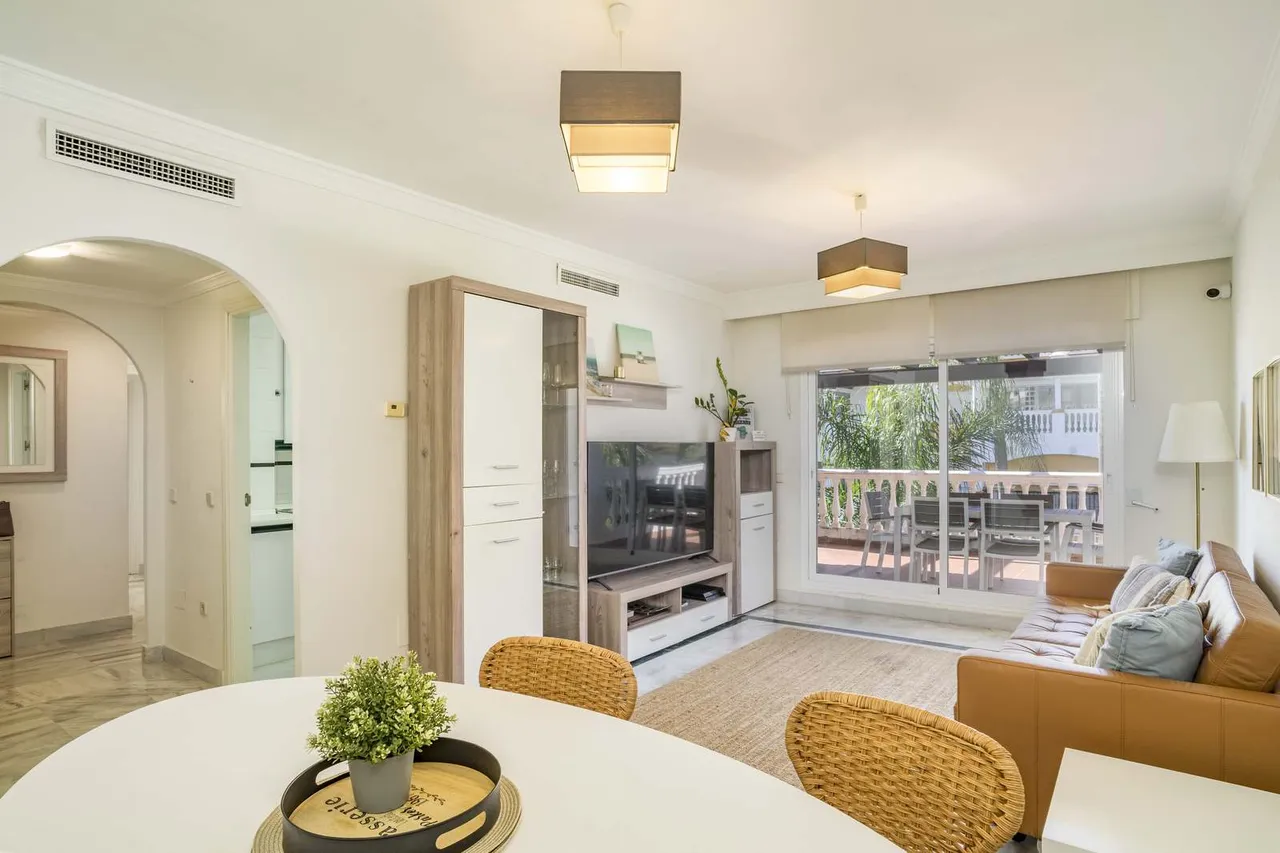 living - 82m² apartment with 18m² terrace for sale in Puerto Banús - gallery - 3