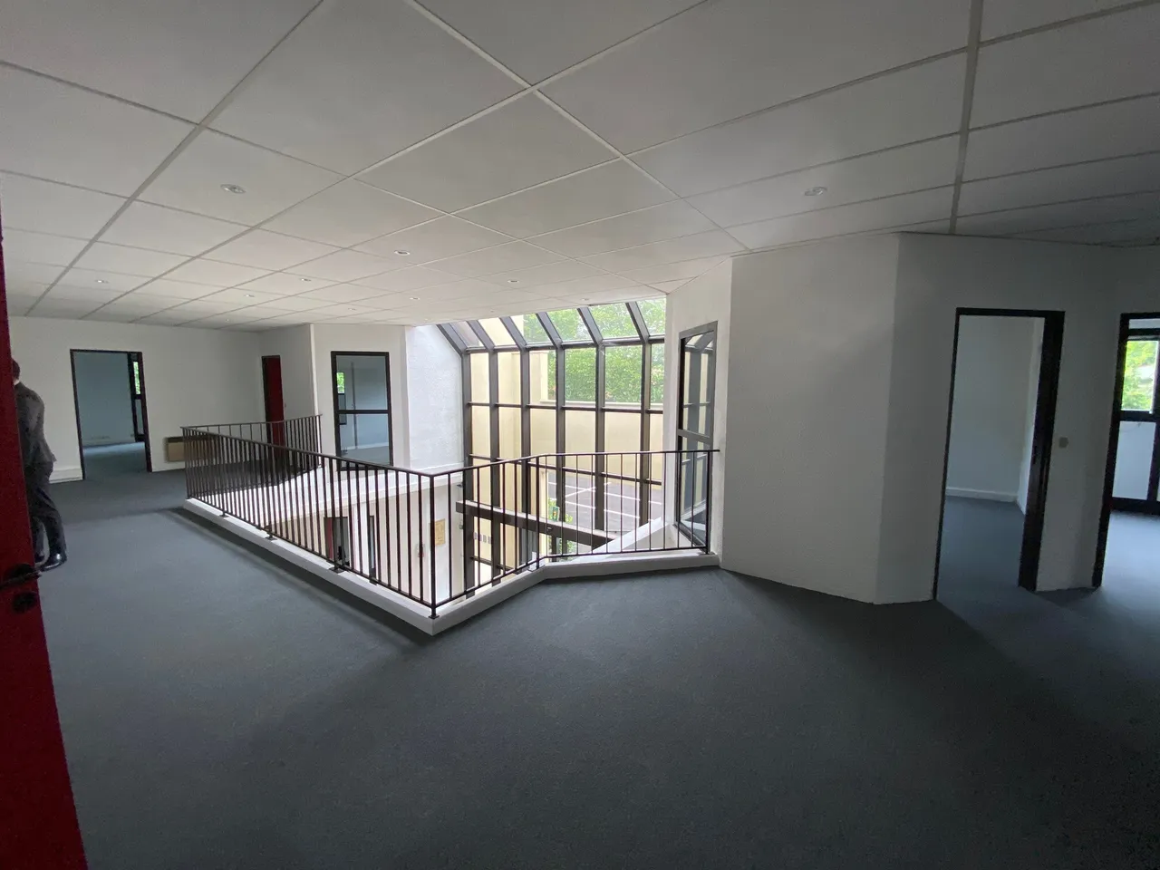 logistics - Light Industrial Premises / Offices For Rent - gallery - 9