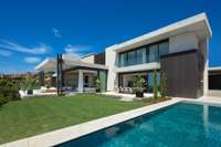 living - 851m² house / villa with 293m² terrace for sale in Quinta - gallery thumbnail - 1