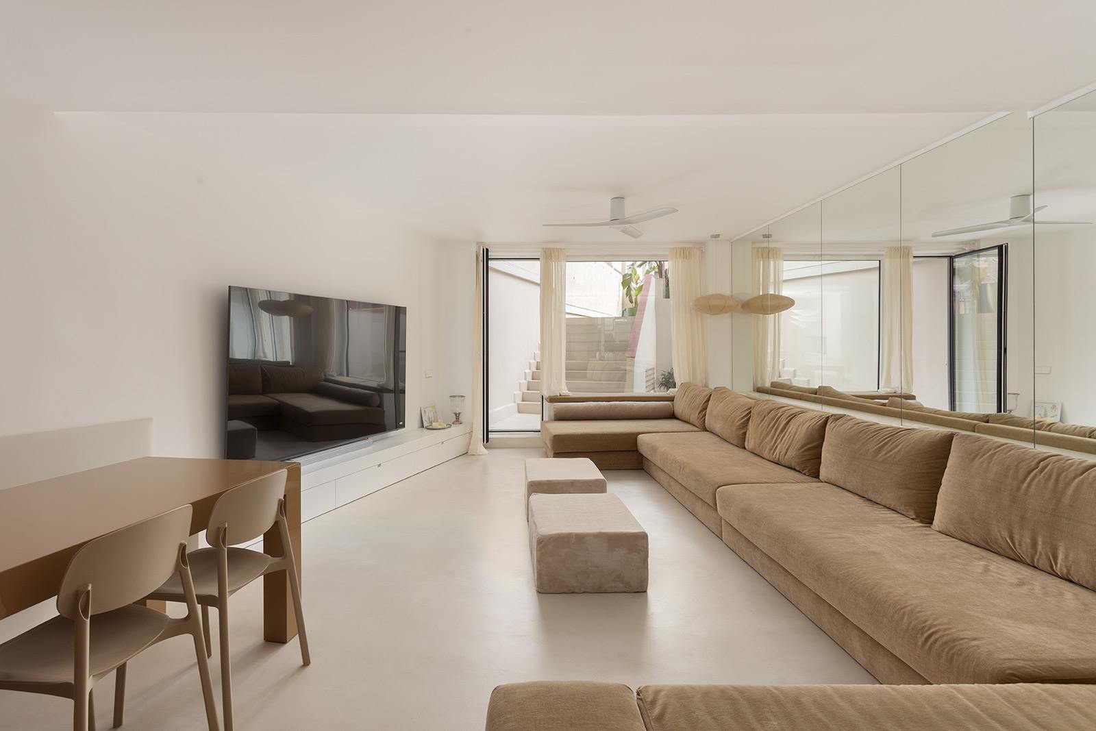 living - 132m² apartment with 270m² terrace for sale in Les Corts - gallery thumbnail - 5