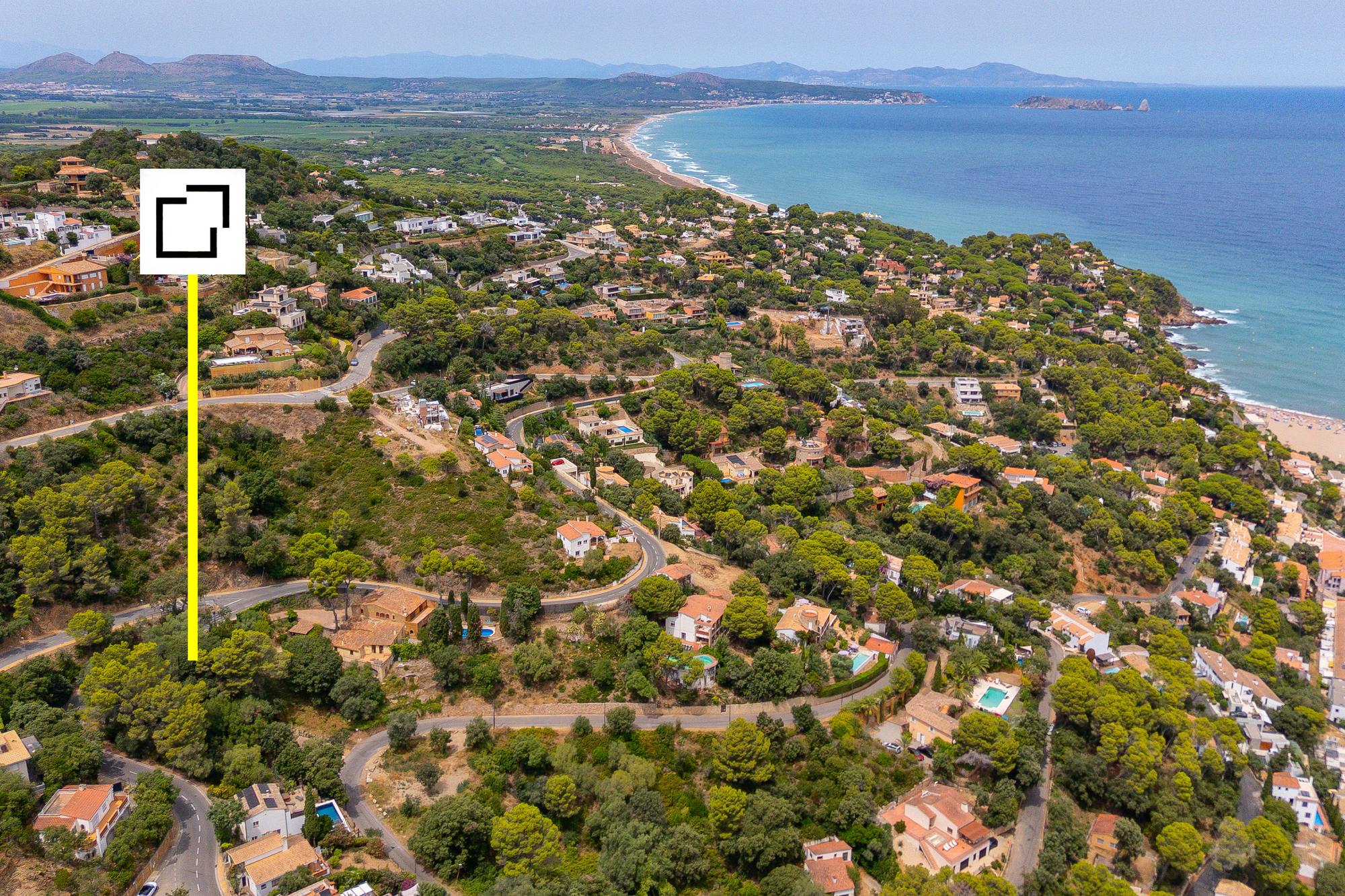 living - Parcela de 1,045m² en venta en Sa Riera, Costa Brava - gallery thumbnail - 9