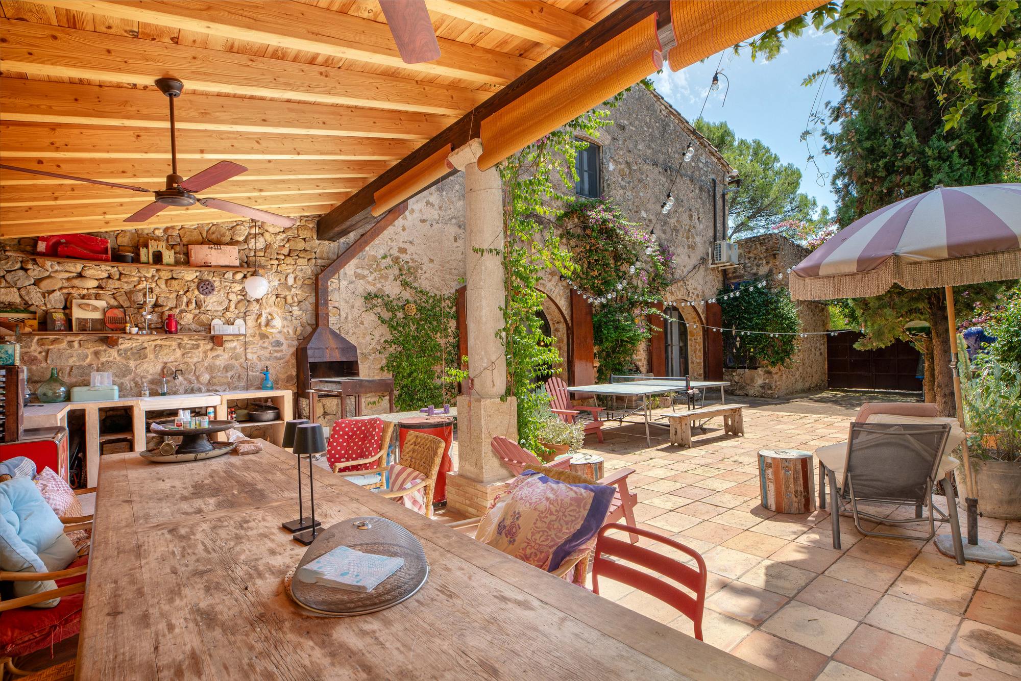 living - Casa rural de 775m² en venta en Pla de l'Estany, Girona - gallery - 6